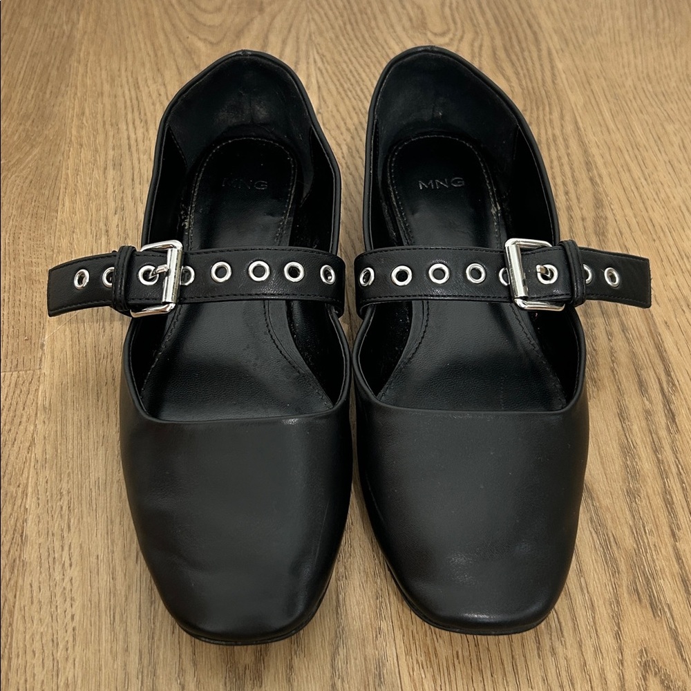 Mango Black Flats with Studded Strap Size US 5‎ EU 35